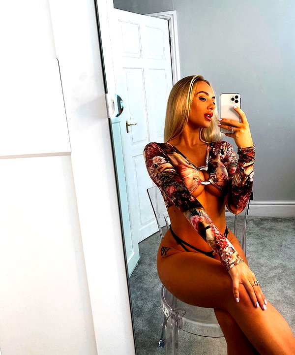 rhiannonbluee instagram image archive image