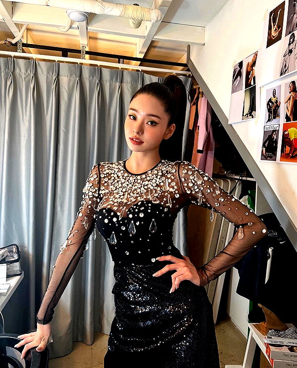 dear.zia instagram image archive image