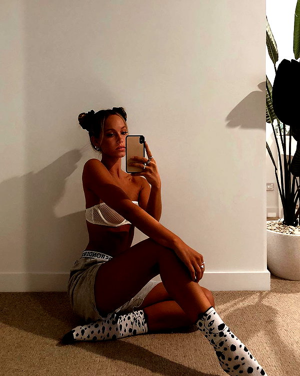 olivia.mathers instagram image archive image