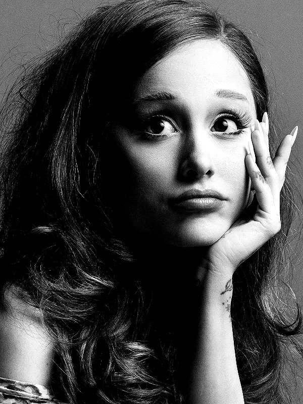 arianagrande instagram image archive image