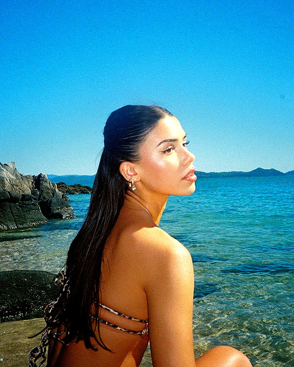 leahhalton instagram image archive image