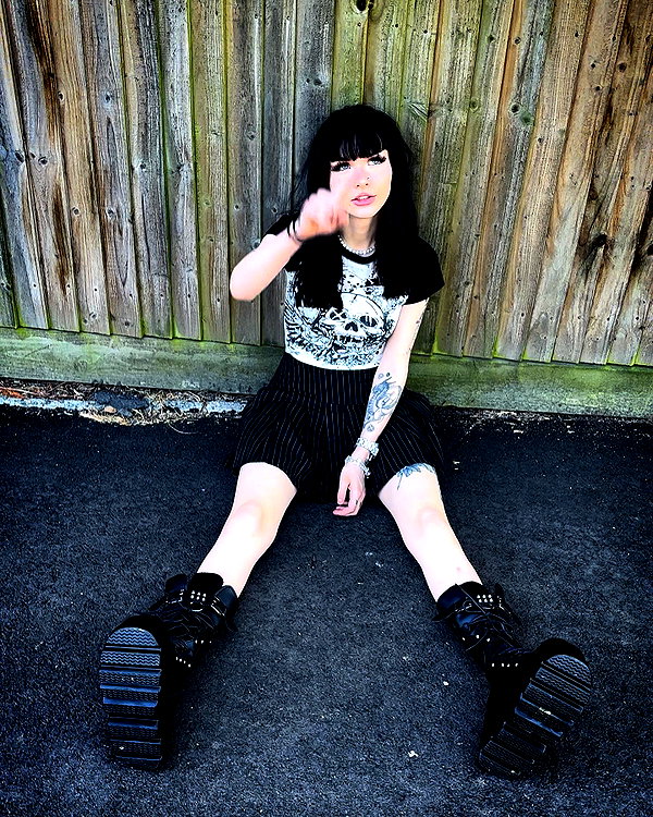 alice_hez instagram image archive image