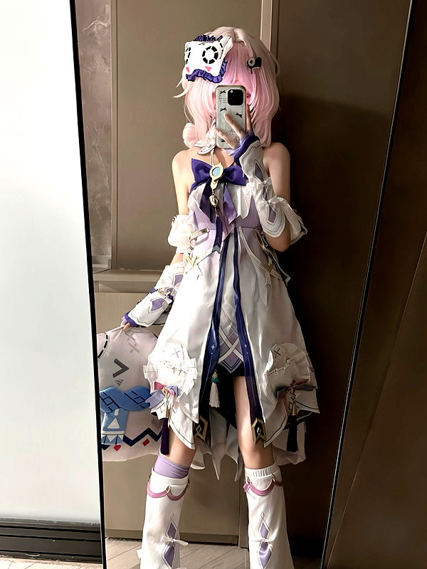 gallery_cosplayer instagram image archive image