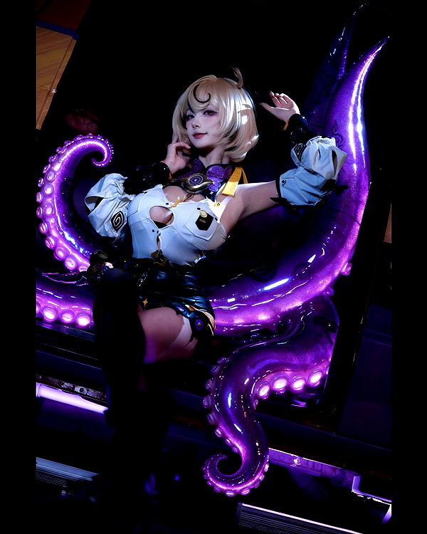 xier_cos instagram image archive image