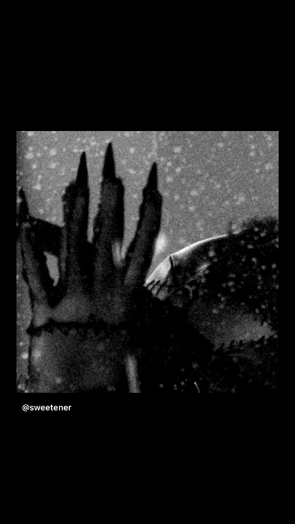 arianagrande instagram image archive image