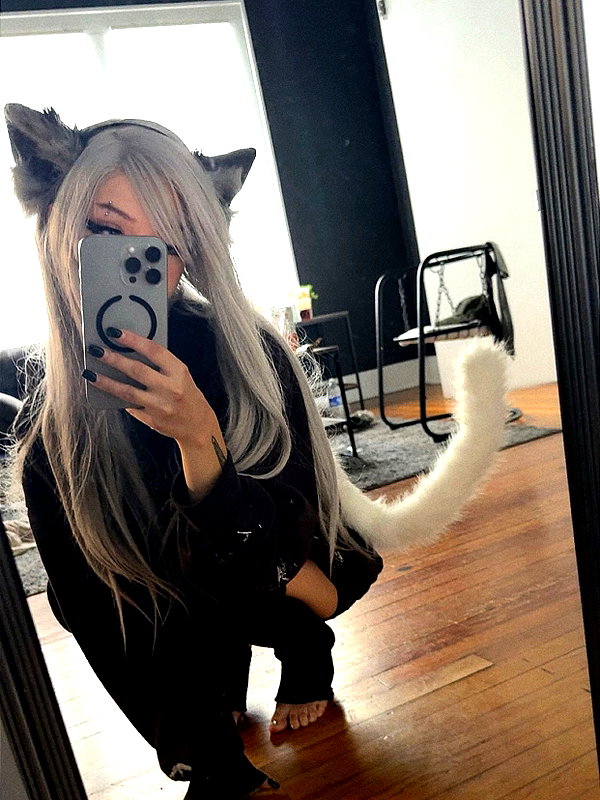 skunk_paww instagram image archive image