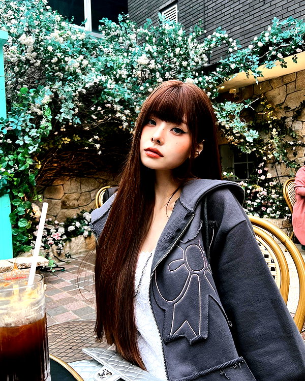 dear.zia instagram image archive image