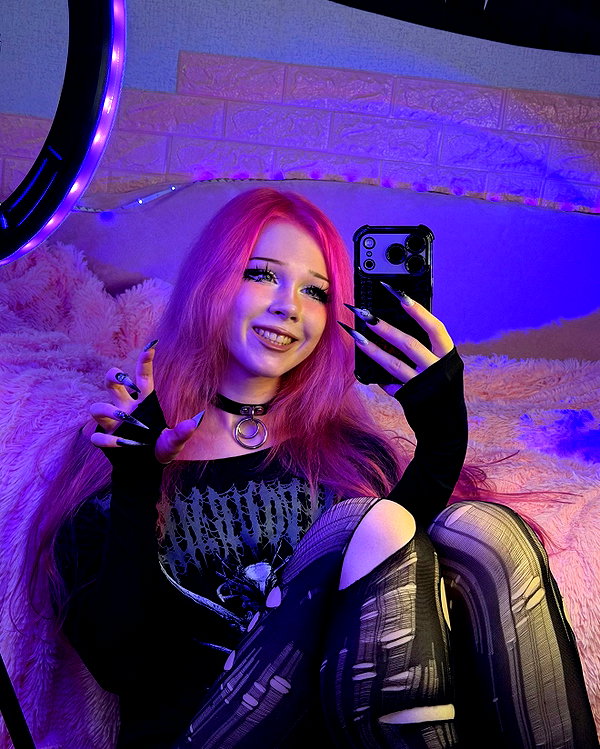 tiny.eviluv instagram image archive image