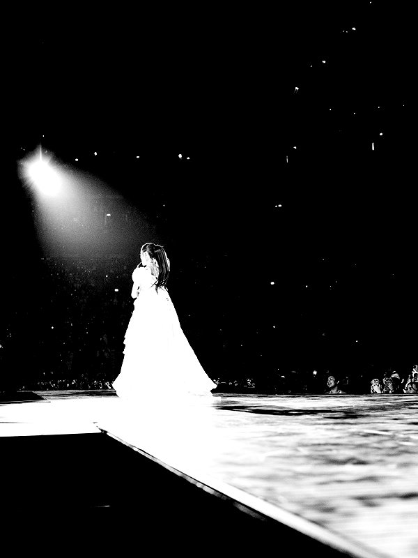arianagrande instagram image archive image