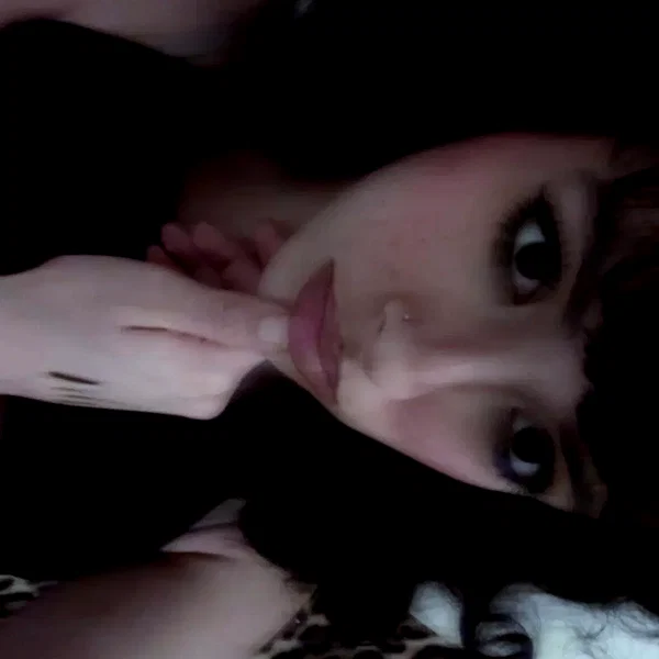chica.niebla instagram image archive image