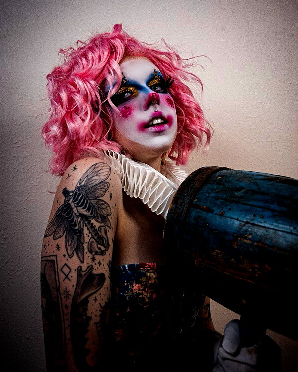 yeahimcaroline instagram image archive image