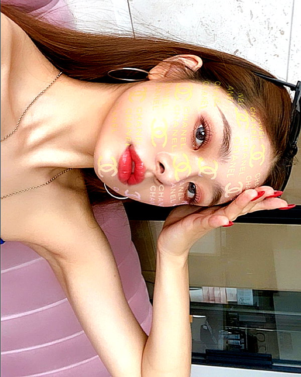 dear.zia instagram image archive image