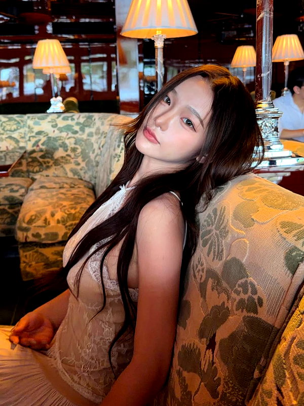 lyhythuedoxinh instagram image archive image