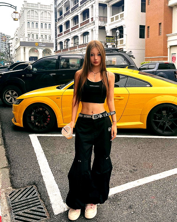ll.lu1s instagram image archive image