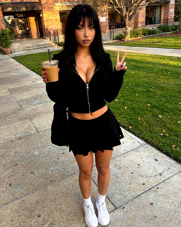 minavelez_ instagram image archive image
