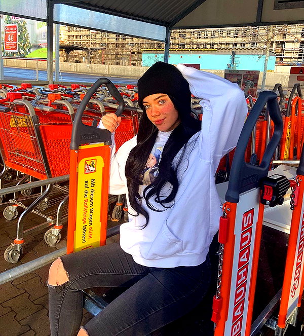 vanessa.rhd instagram image archive image