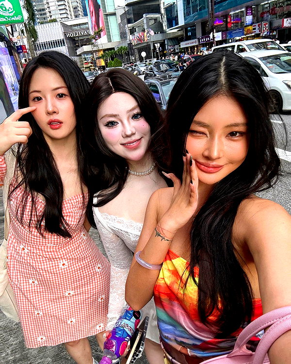 ll.lu1s instagram image archive image