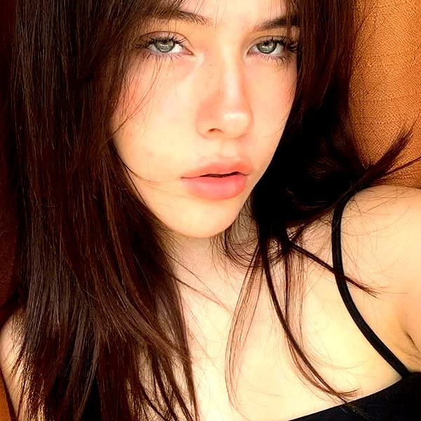 baddiesessence instagram image archive image