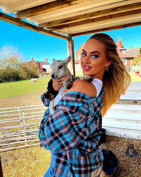 rhiannonbluee instagram image archive image