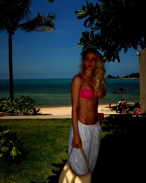 barzomer instagram image archive image