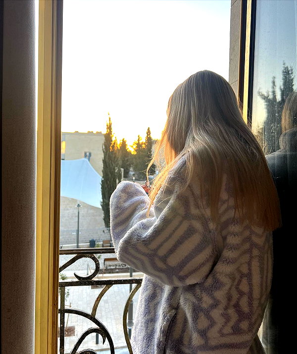 yulia.isakov instagram image archive image