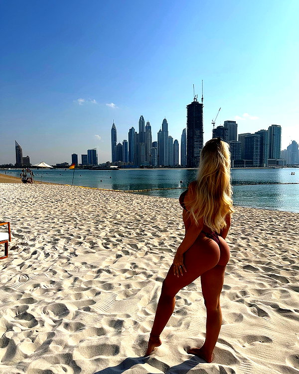 rhiannonbluee instagram image archive image