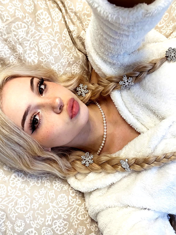 icy.vixen1_ instagram image archive image