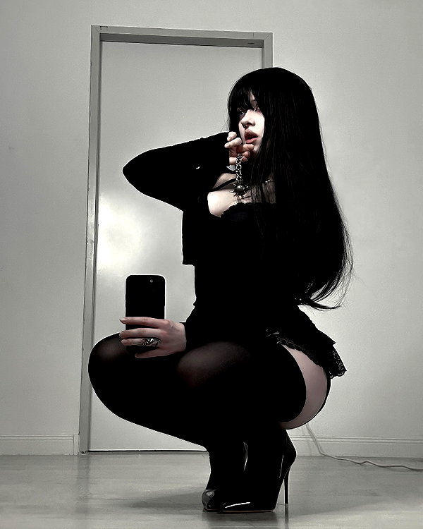 andasrose instagram image archive image