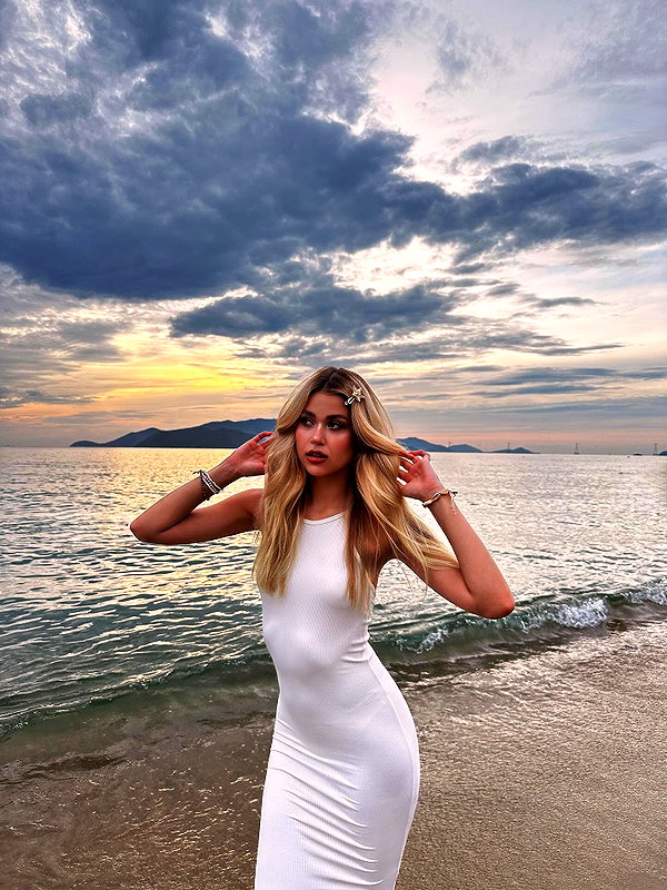 ariseviss instagram image archive image