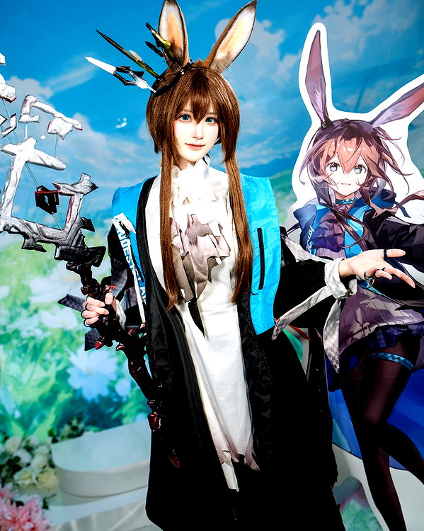 miee_cos instagram image archive image
