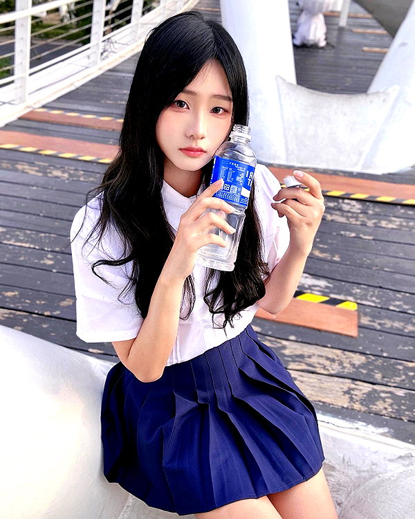lai_931201 instagram image archive image