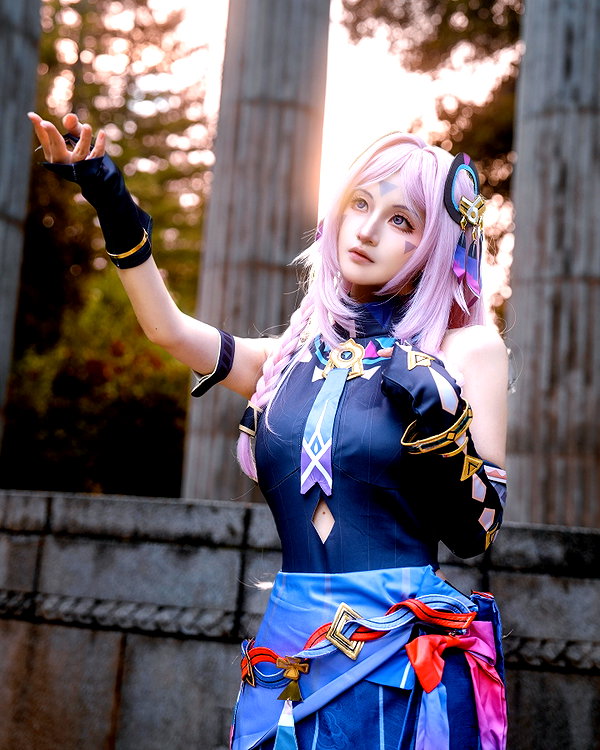 miee_cos instagram image archive image