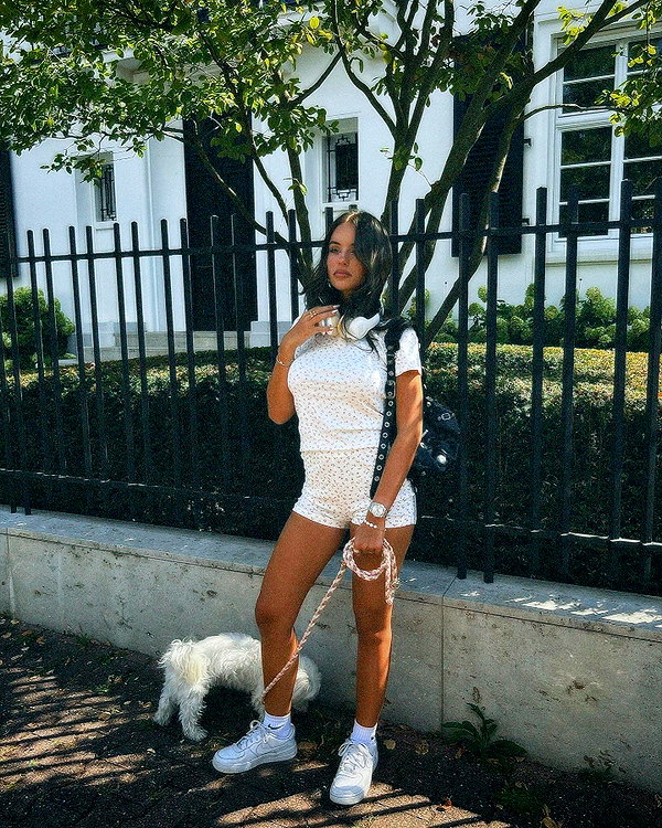 zoeliss instagram image archive image