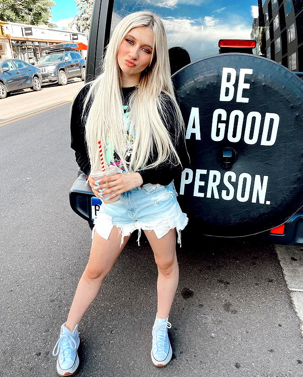 ellianawalmsley instagram image archive image
