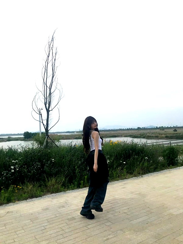 hhh.e_c.v instagram image archive image