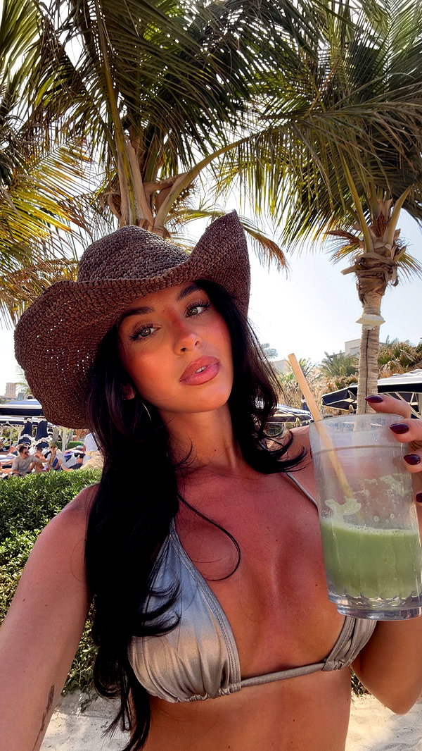 zoeliss instagram image archive image
