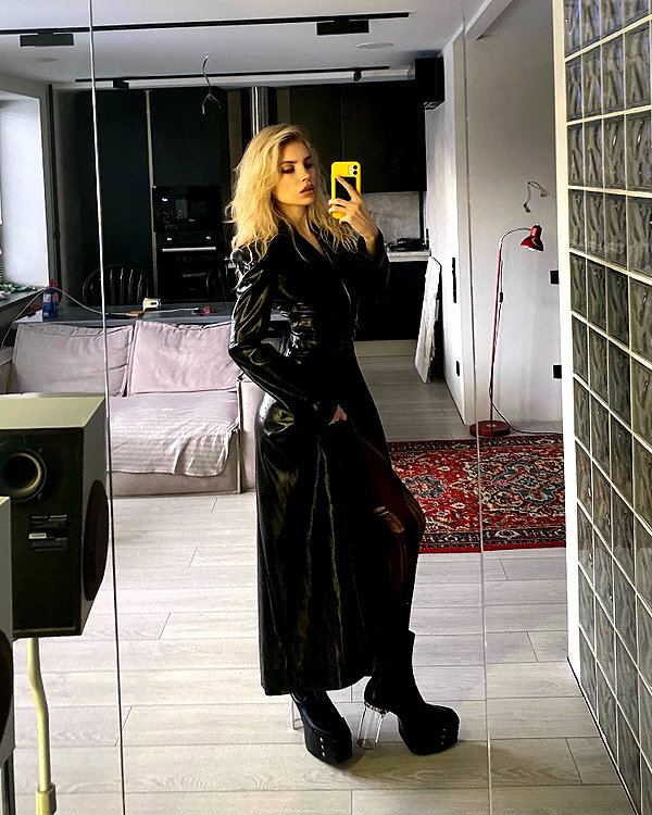 anya4everr instagram image archive image