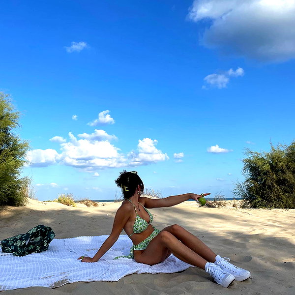 romi_henenson instagram image archive image