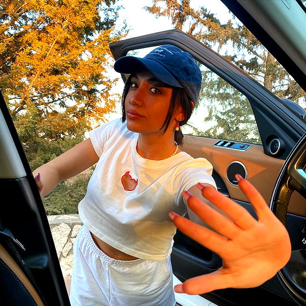 romi_henenson instagram image archive image