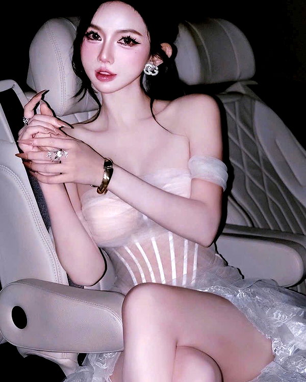 lyhythuedoxinh instagram image archive image