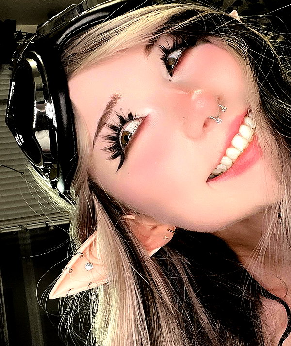 danielle.mercedie instagram image archive image