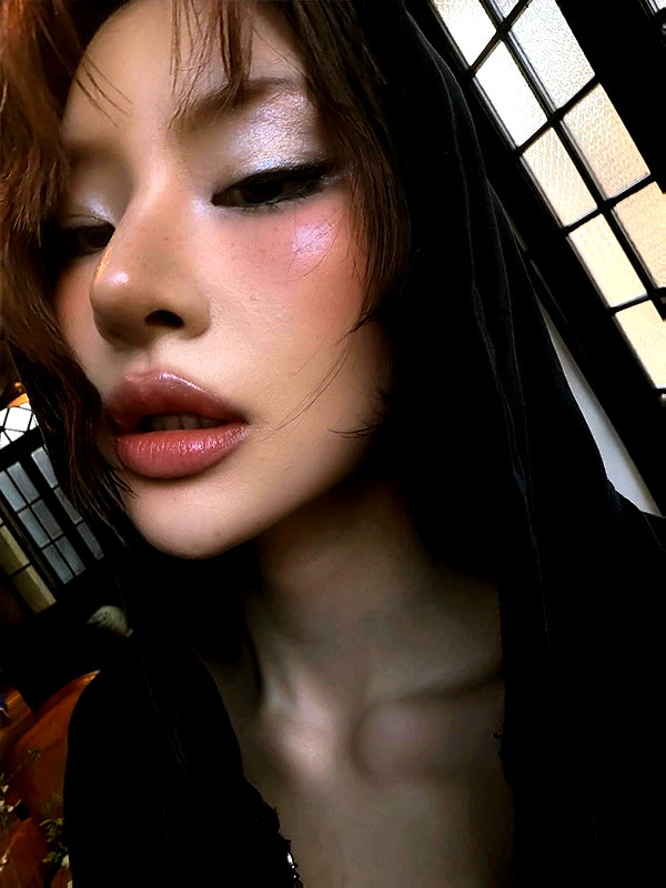 ll.lu1s instagram image archive image