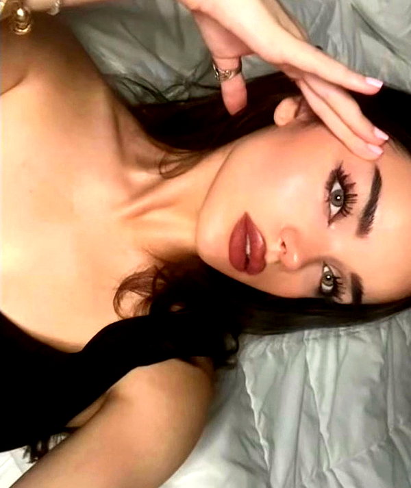 baddiesessence instagram image archive image