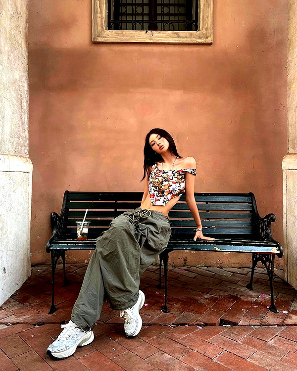 ll.lu1s instagram image archive image