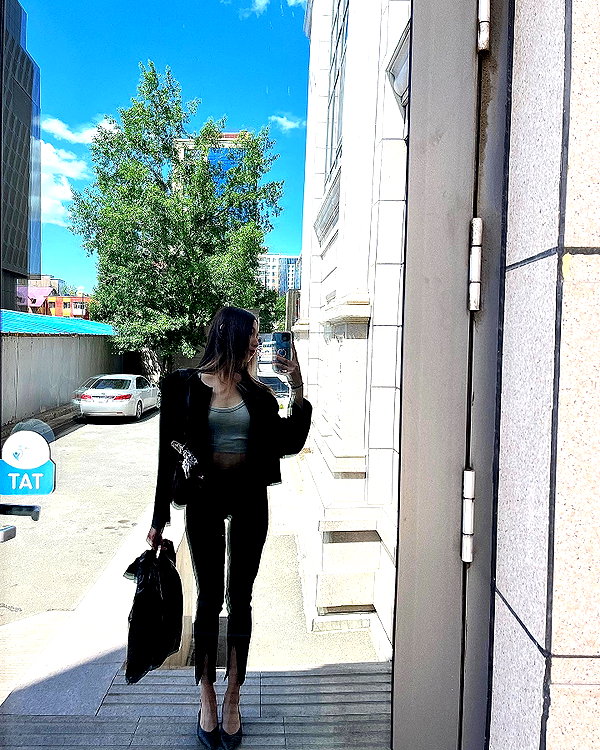 indra0102_ instagram image archive image