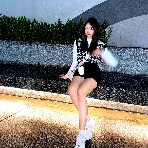 lai_931201 instagram image archive image