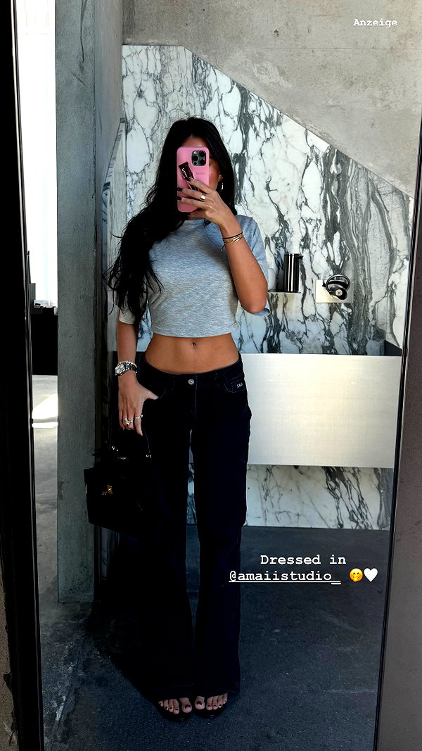 zoeliss instagram image archive image