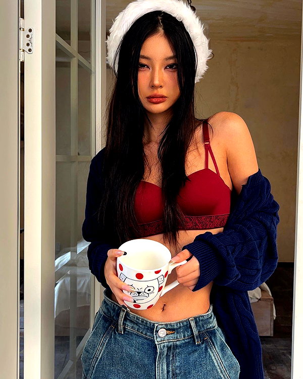 ll.lu1s instagram image archive image