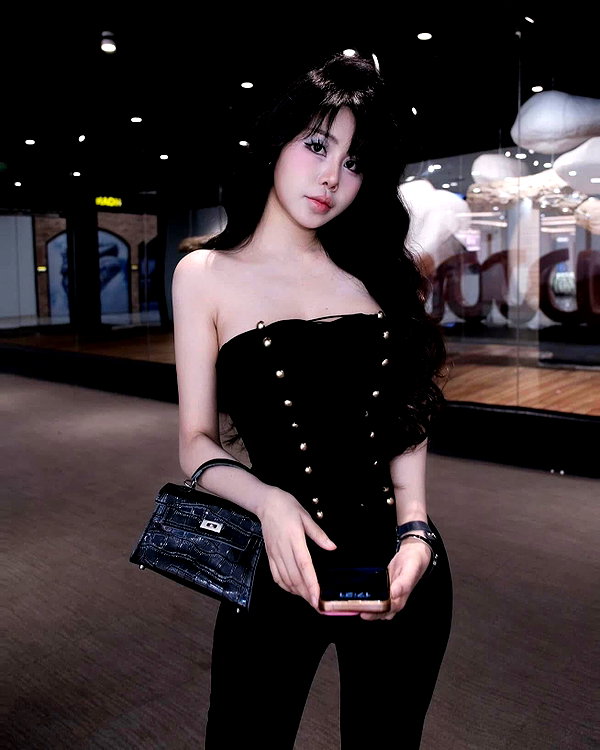 lyhythuedoxinh instagram image archive image