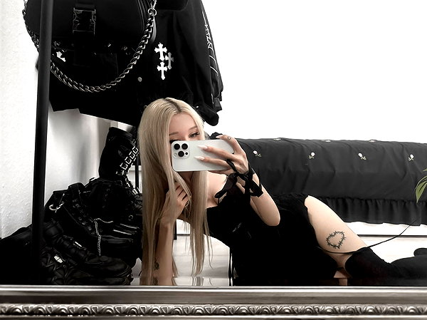 _lia.moon archive image